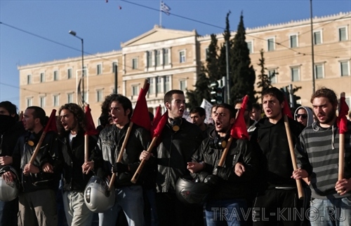 демонстранты в Афинах